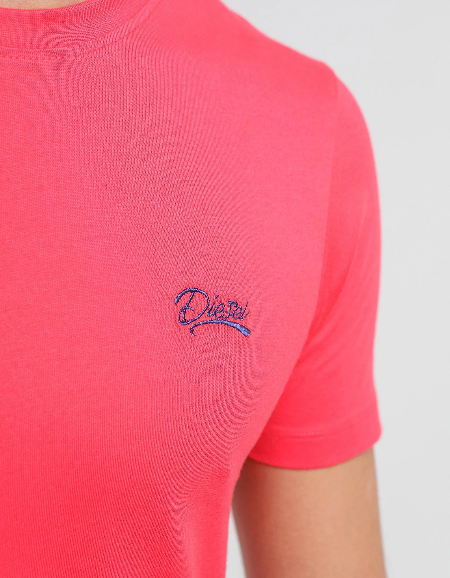 Basic Scott O Neck Tee Poinsettia Red